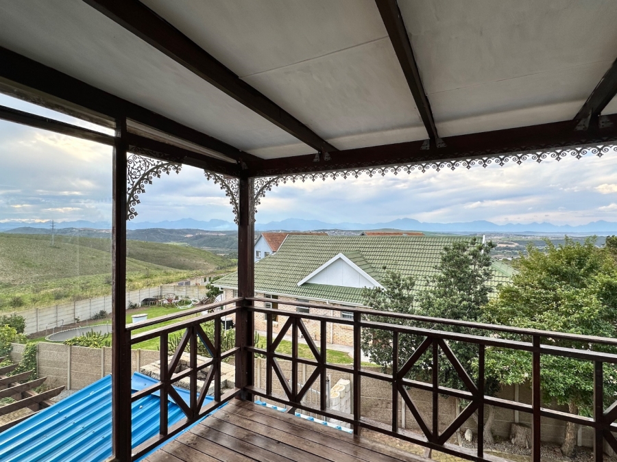4 Bedroom Property for Sale in Hartenbos Heuwels Western Cape